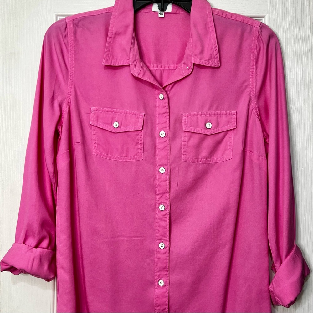 Crown & Ivy Pink Button Down Top